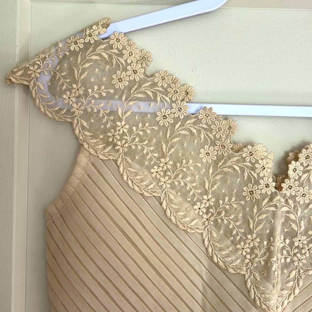 Stunning Vintage Symphony Beige Camisole with Floral Lace - size 34 - New w Tags